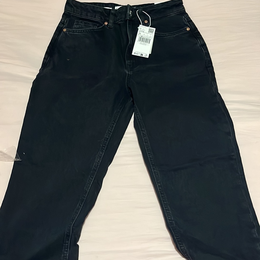 Black womens MNG jeans never worn !!! Tags and in bag!!